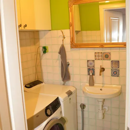 Lollipop - Sunny, Spacious, Funky With Stunning View Apartment *